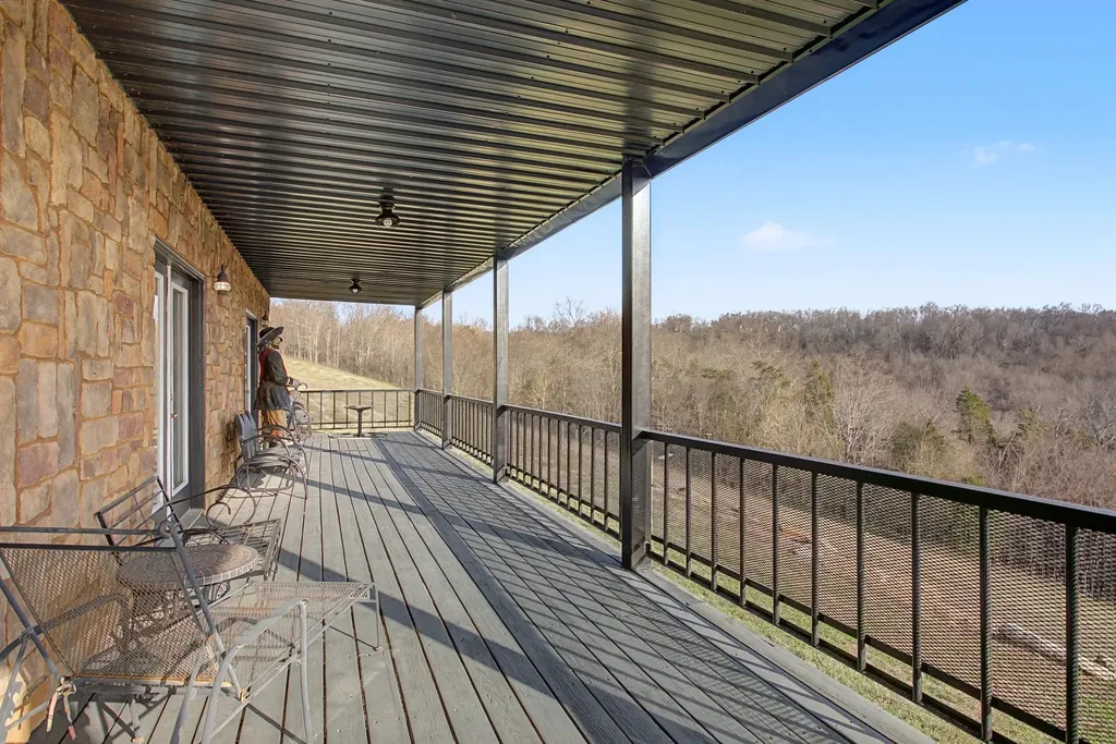 327 Stoneybrook Road Columbia TN 38401