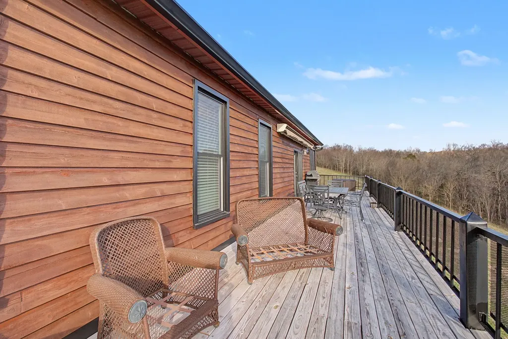 327 Stoneybrook Road Columbia TN 38401