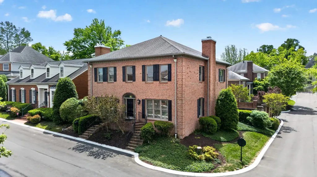 120 Abbottsford Nashville TN 37215