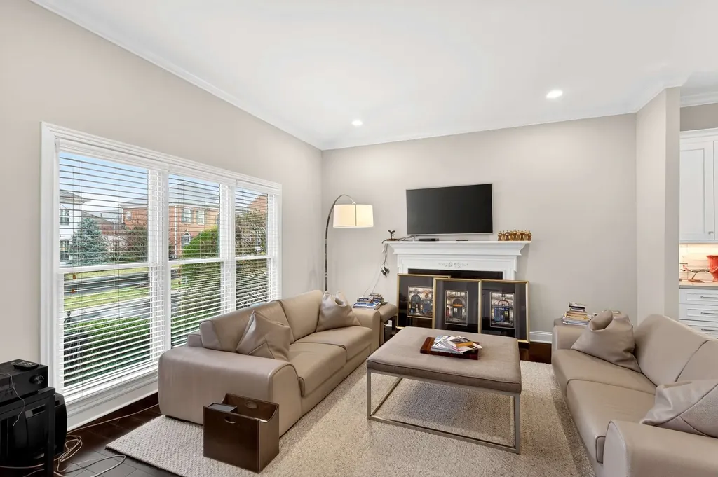 120 Abbottsford Nashville TN 37215