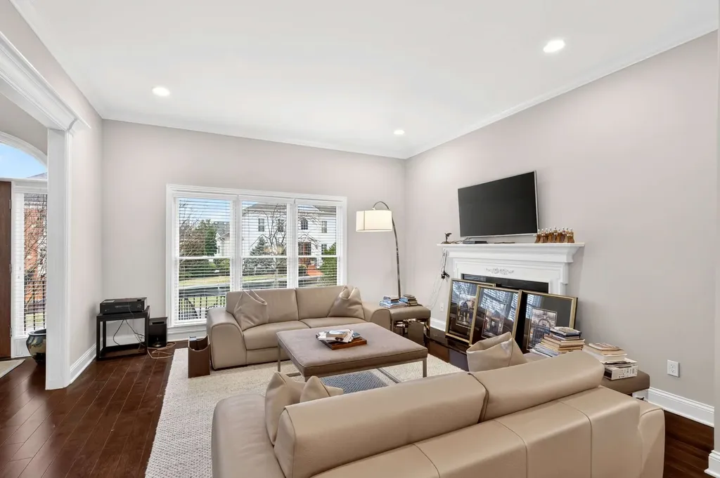 120 Abbottsford Nashville TN 37215