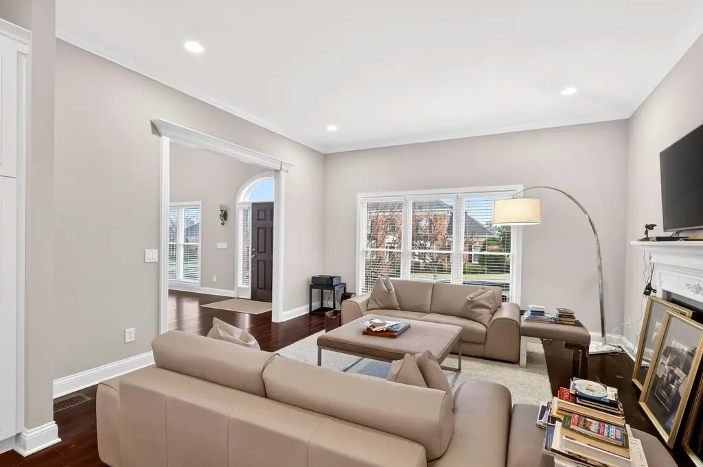 120 Abbottsford Nashville TN 37215