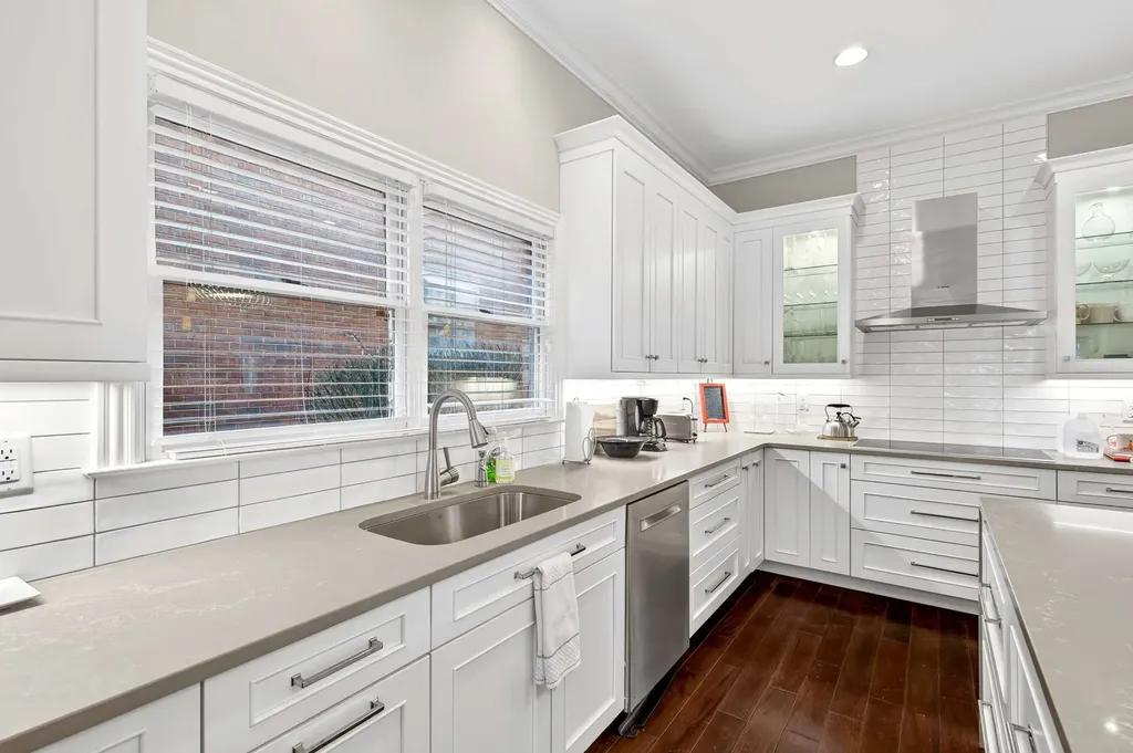 120 Abbottsford Nashville TN 37215