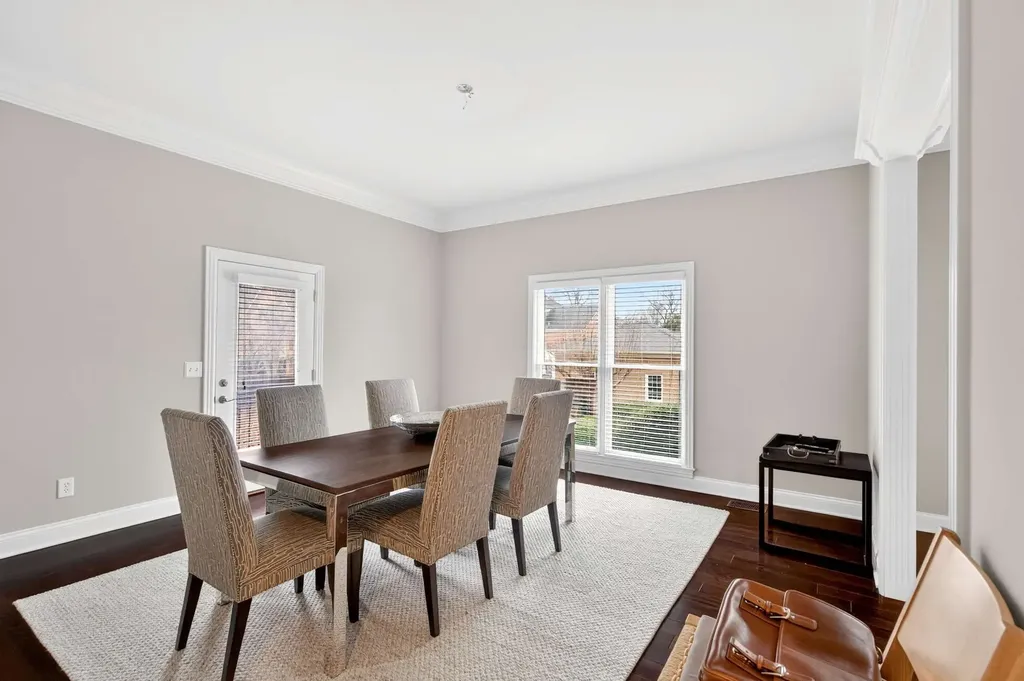 120 Abbottsford Nashville TN 37215