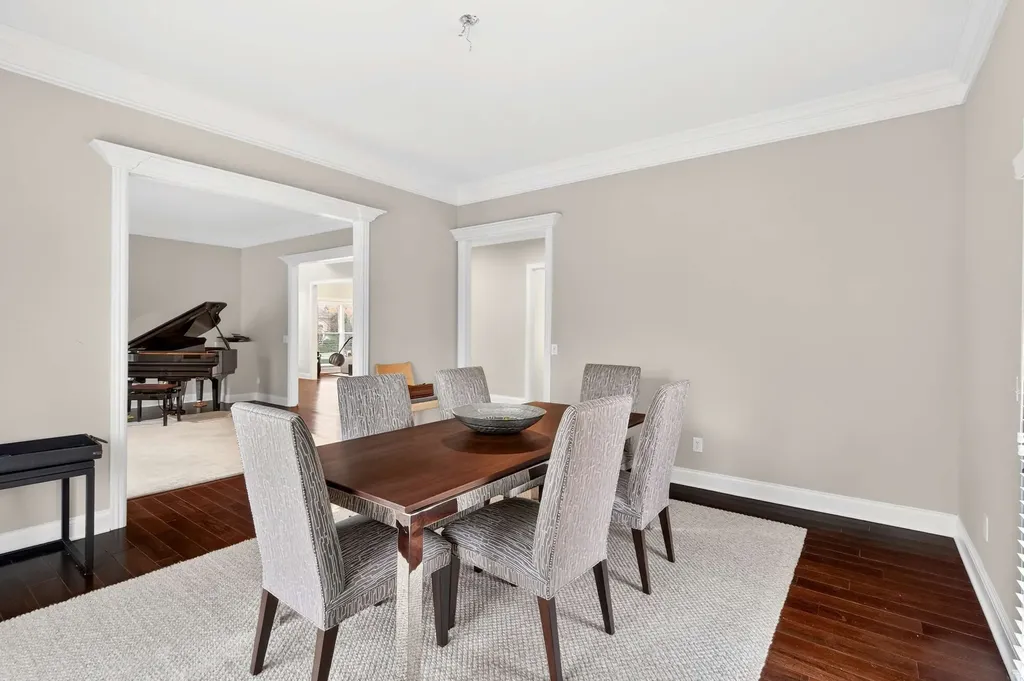 120 Abbottsford Nashville TN 37215