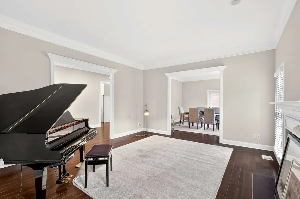 120 Abbottsford Nashville TN 37215