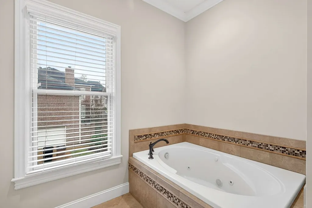 120 Abbottsford Nashville TN 37215