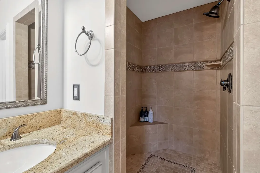120 Abbottsford Nashville TN 37215