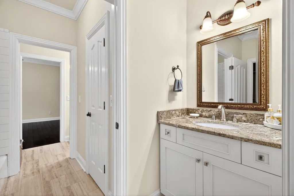 120 Abbottsford Nashville TN 37215