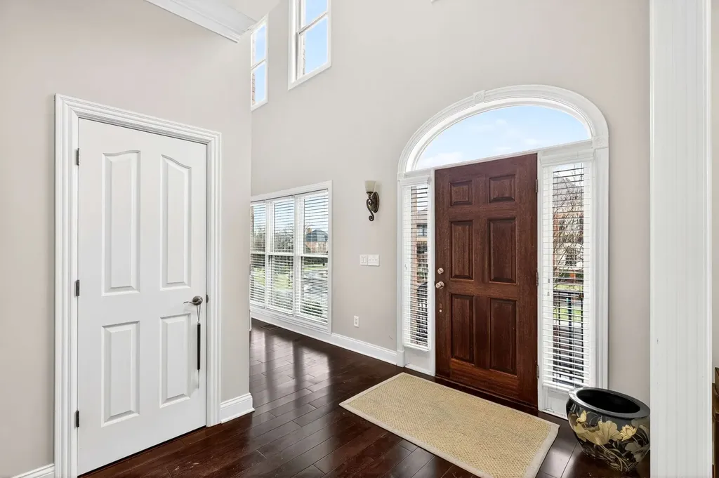 120 Abbottsford Nashville TN 37215