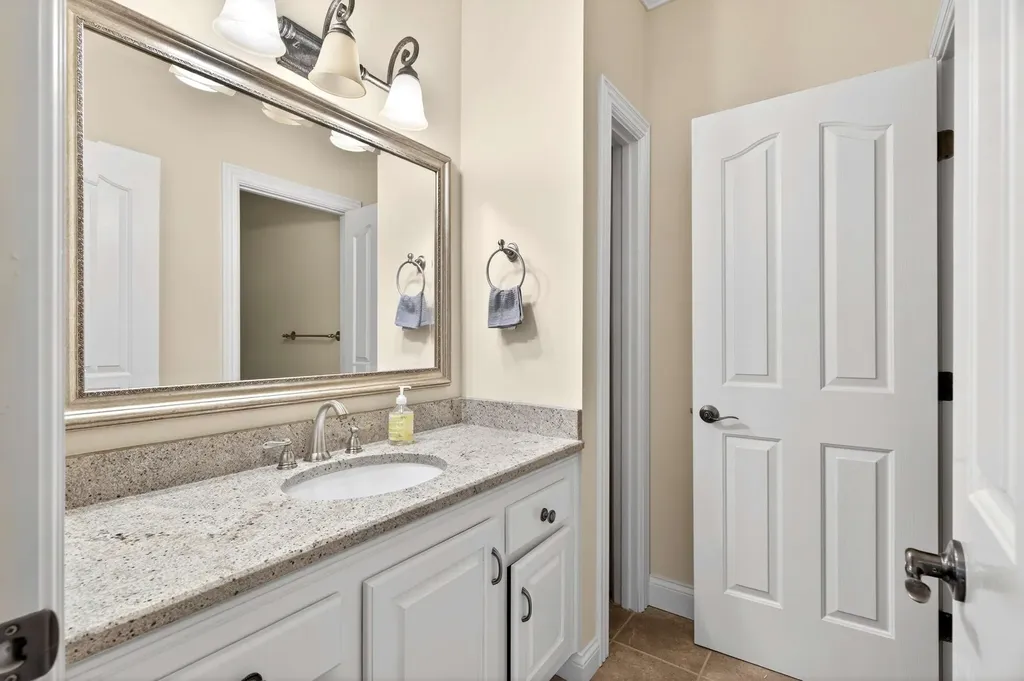 120 Abbottsford Nashville TN 37215