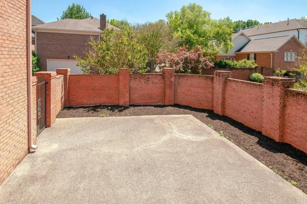 120 Abbottsford Nashville TN 37215