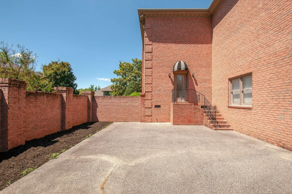 120 Abbottsford Nashville TN 37215