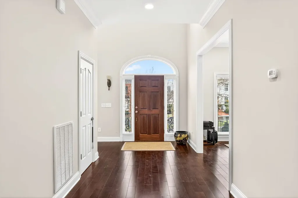 120 Abbottsford Nashville TN 37215