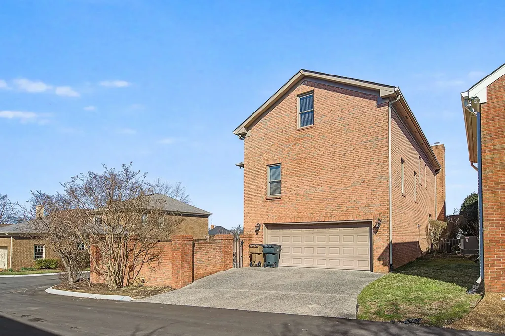 120 Abbottsford Nashville TN 37215