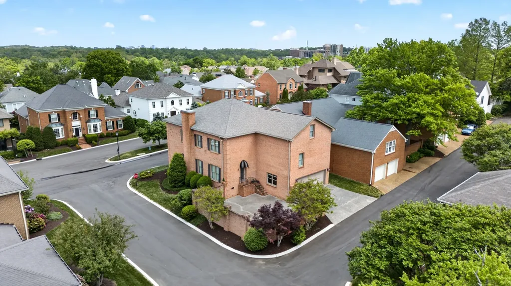 120 Abbottsford Nashville TN 37215