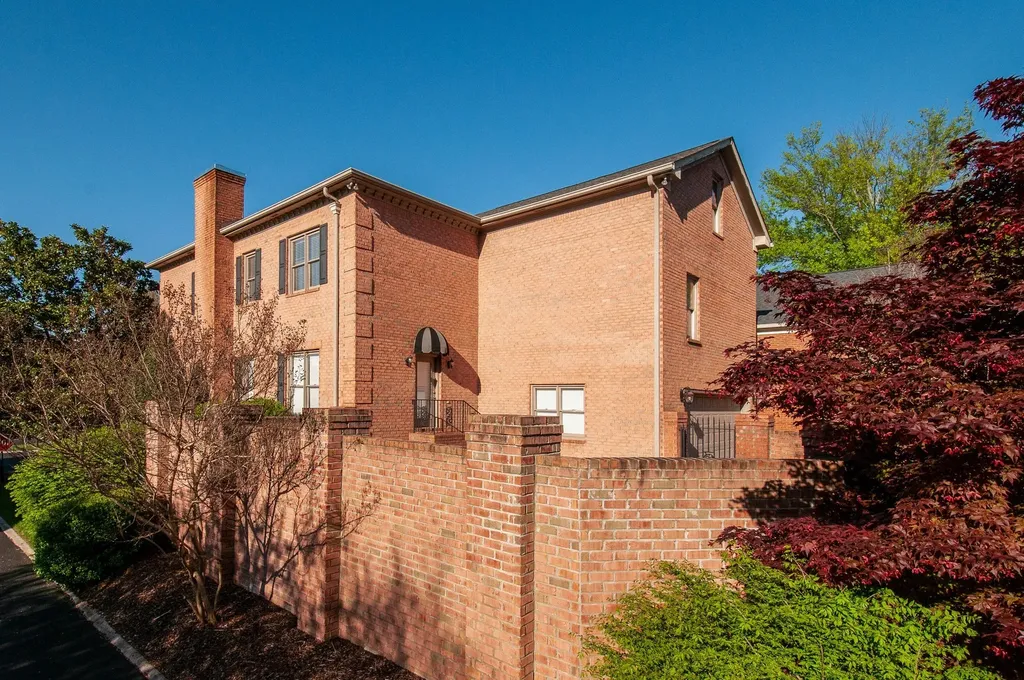 120 Abbottsford Nashville TN 37215