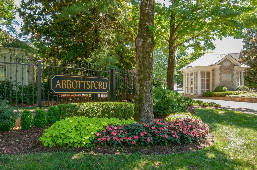 120 Abbottsford Nashville TN 37215