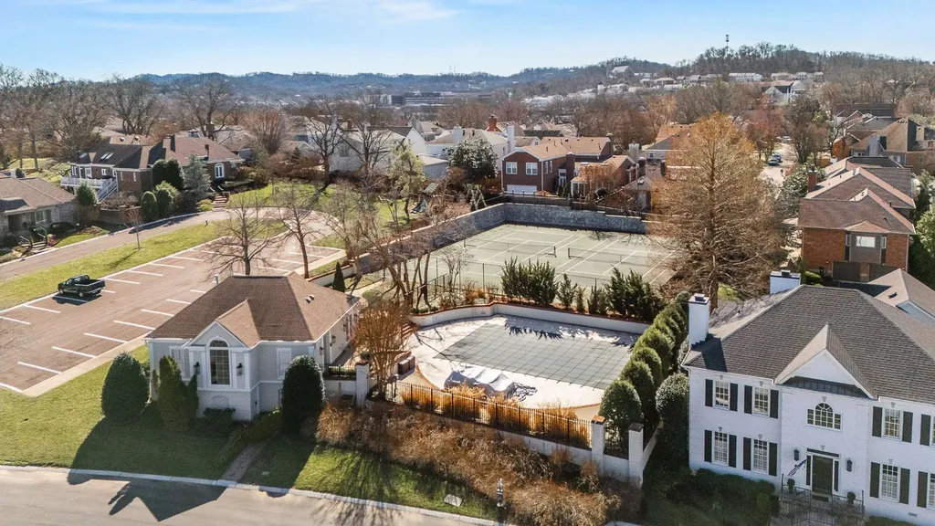 120 Abbottsford Nashville TN 37215