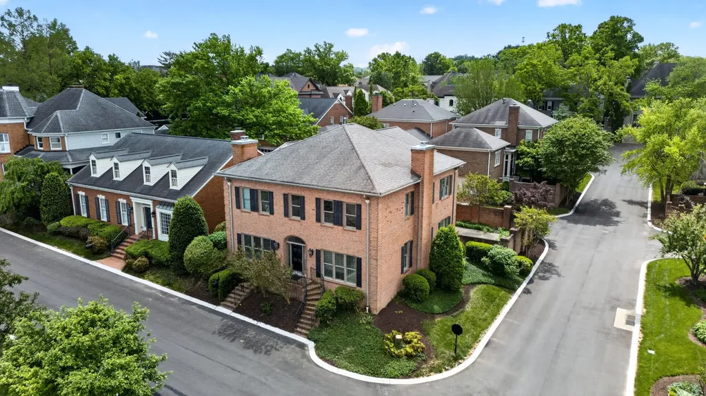 120 Abbottsford Nashville TN 37215