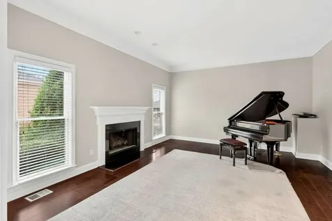 120 Abbottsford Nashville TN 37215