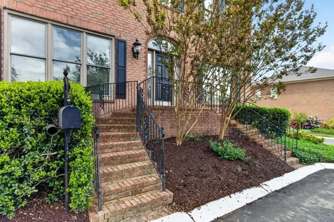 120 Abbottsford Nashville TN 37215