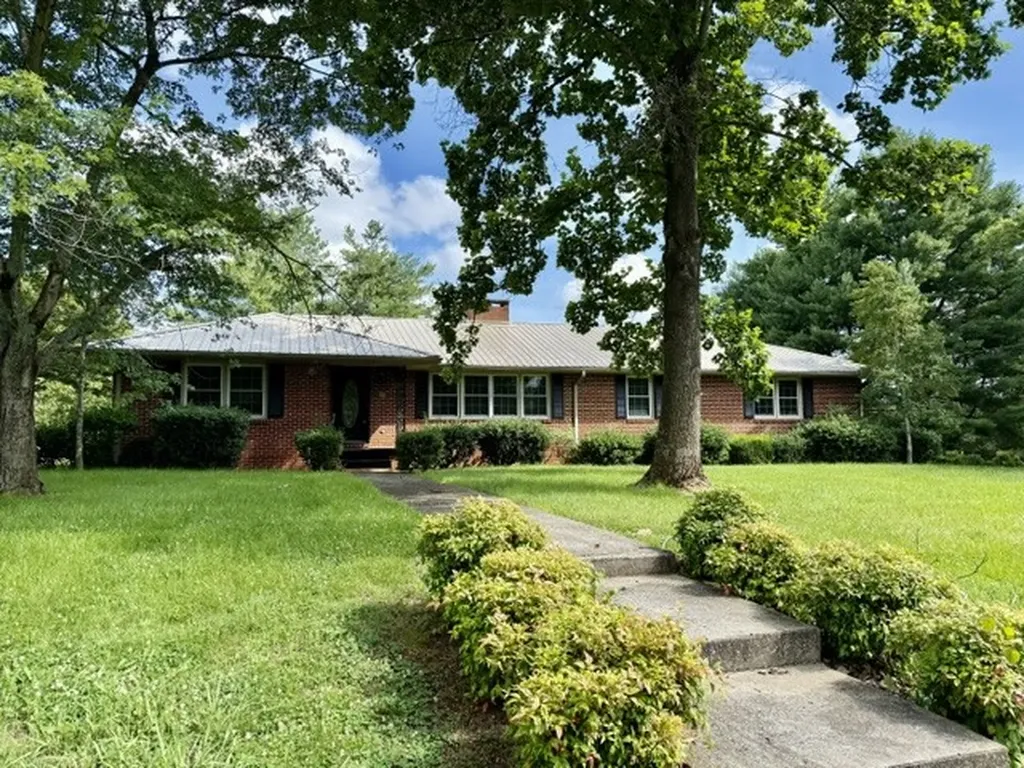 401 E Petty Lane Winchester TN 37398