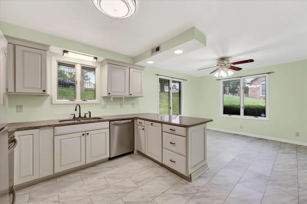 457 Country Club Court Clarksville TN 37043
