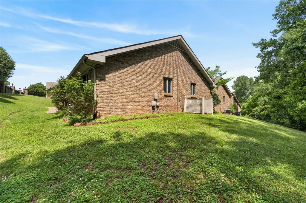 457 Country Club Court Clarksville TN 37043