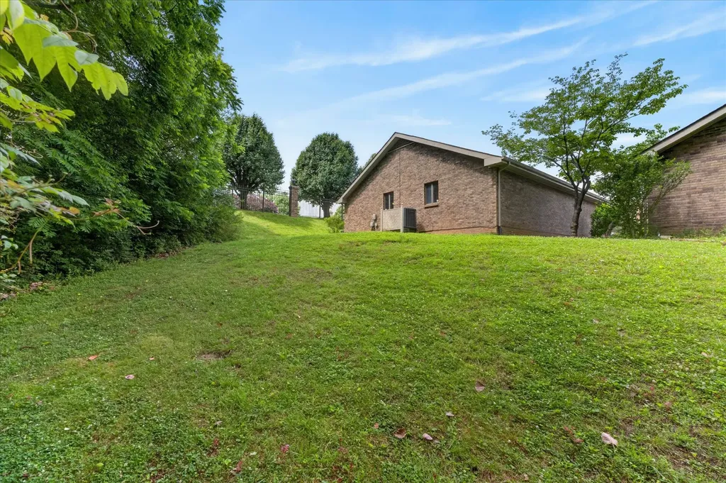 457 Country Club Court Clarksville TN 37043