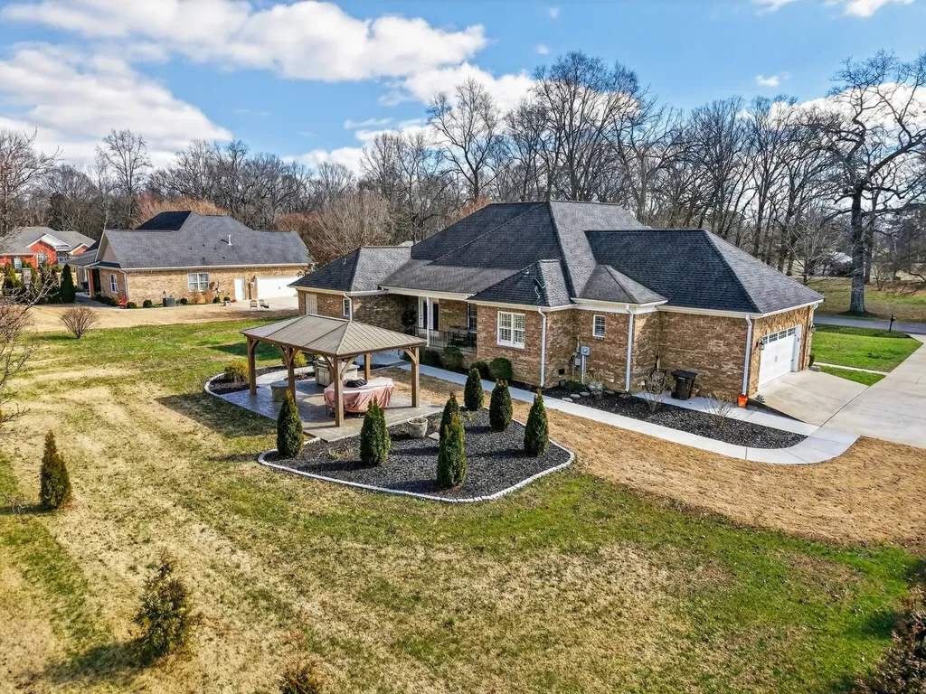 19 Hancock Road Fayetteville TN 37334