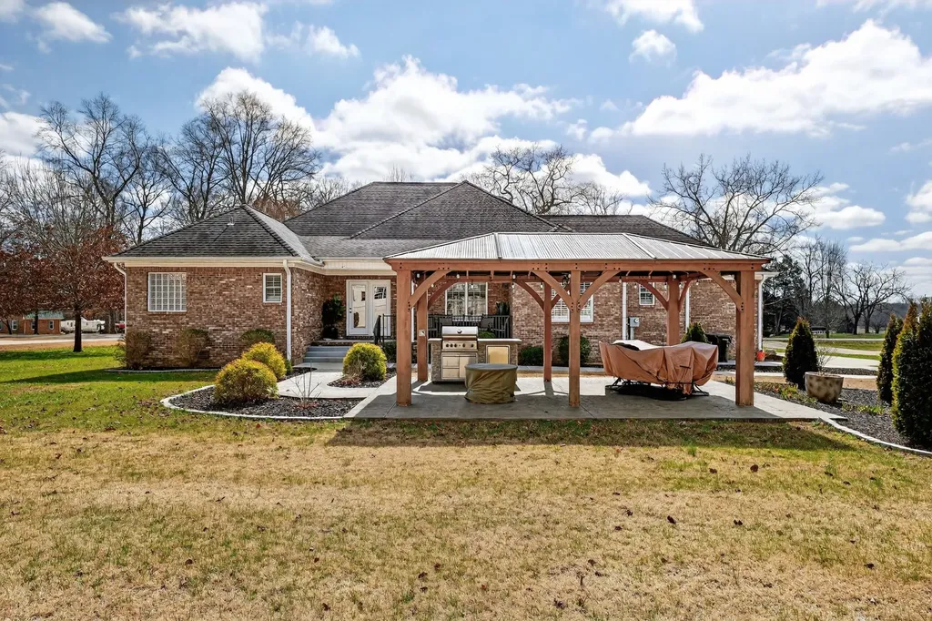 19 Hancock Road Fayetteville TN 37334