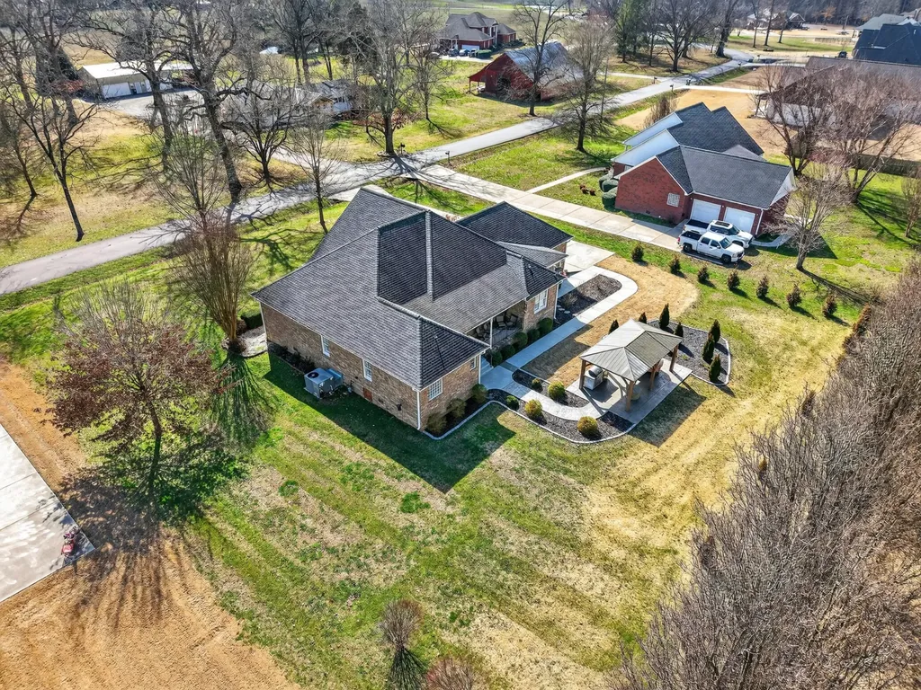 19 Hancock Road Fayetteville TN 37334