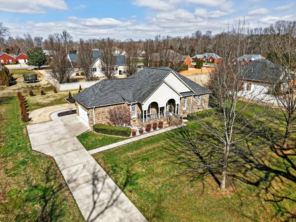 19 Hancock Road Fayetteville TN 37334