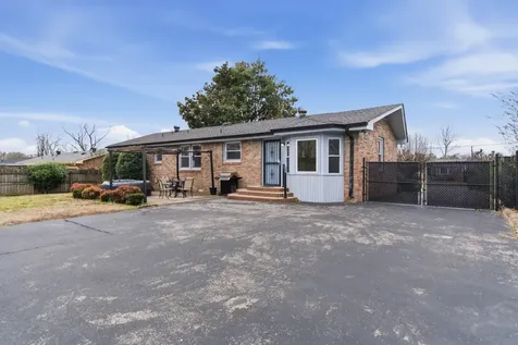 8310 Luree Lane Hermitage TN 37076