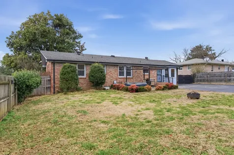 8310 Luree Lane Hermitage TN 37076