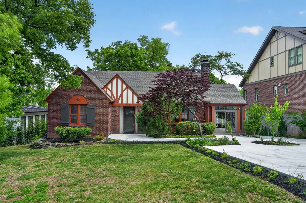 502 32nd Ave, S Nashville TN 37212