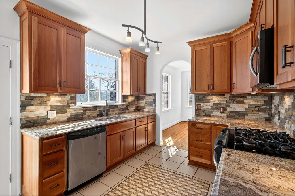 502 32nd Ave, S Nashville TN 37212