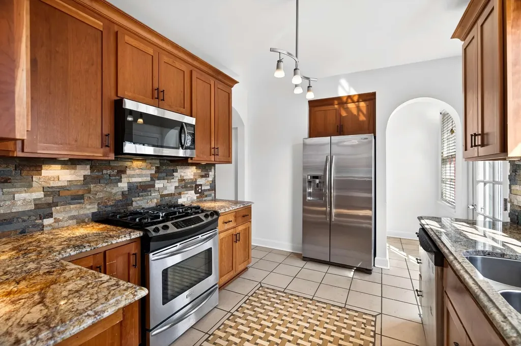 502 32nd Ave, S Nashville TN 37212