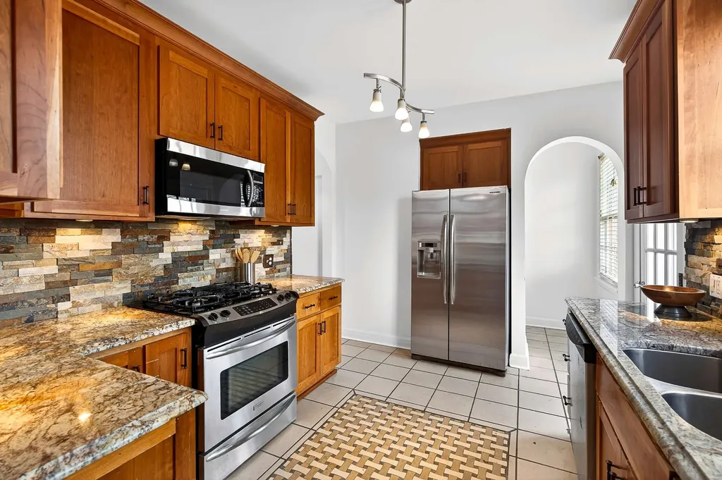 502 32nd Ave, S Nashville TN 37212
