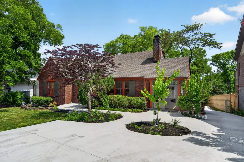 502 32nd Ave, S Nashville TN 37212