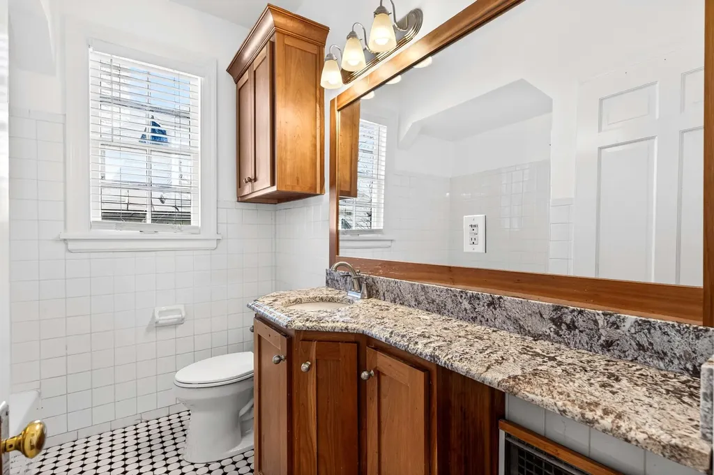 502 32nd Ave, S Nashville TN 37212