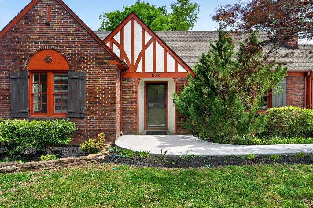 502 32nd Ave, S Nashville TN 37212