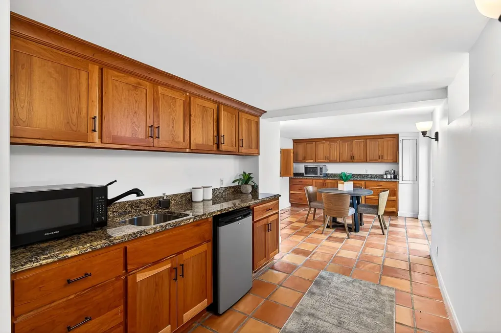 502 32nd Ave, S Nashville TN 37212