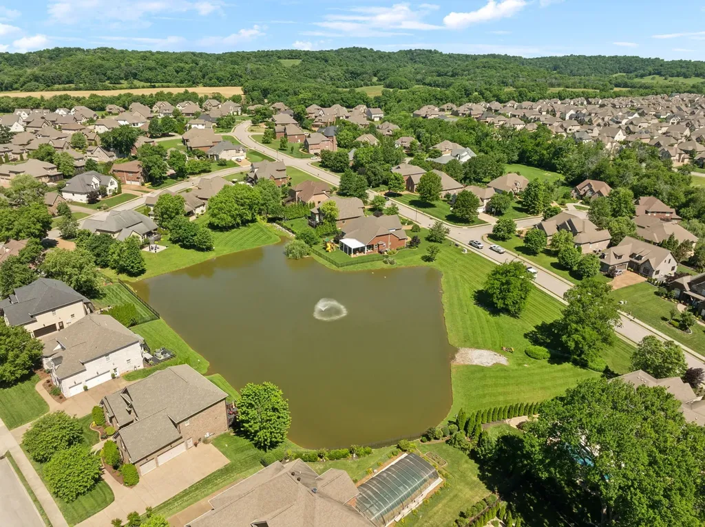 1006 Autumn Ridge Court Spring Hill TN 37174