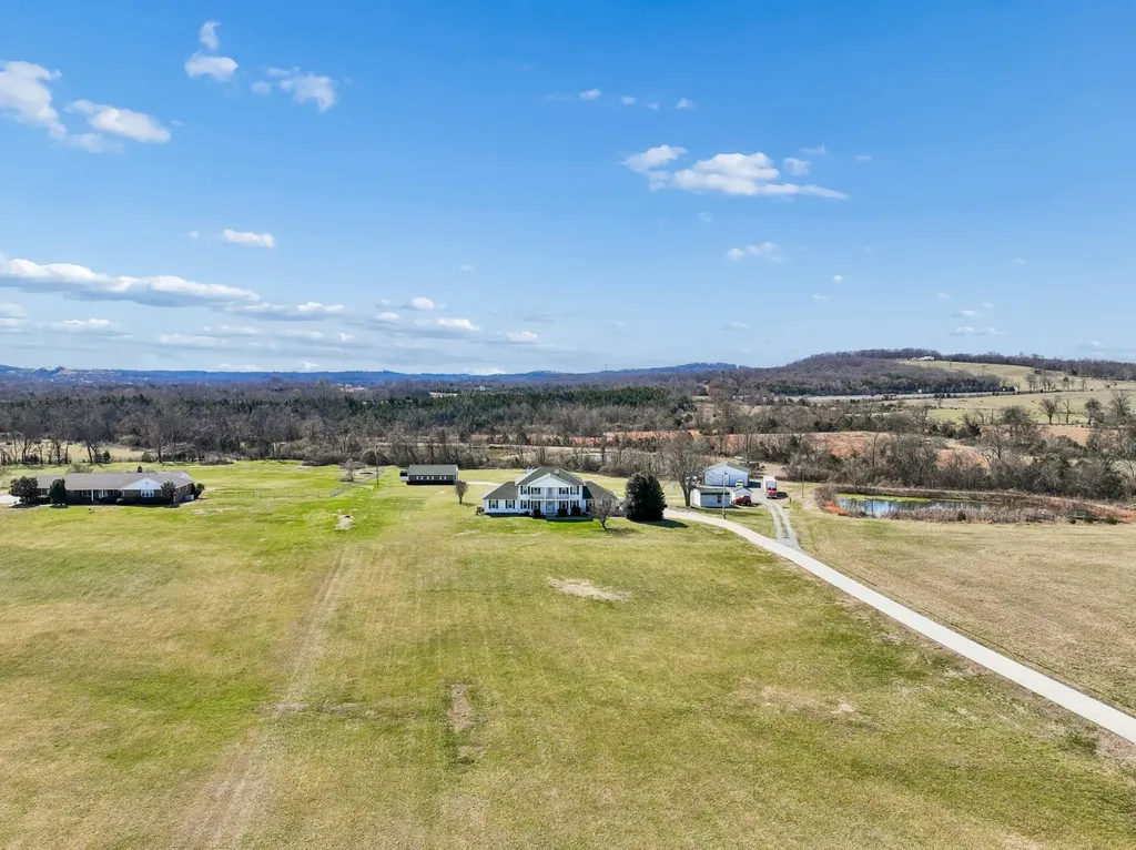 2280 Tuckers Gap Road Lebanon TN 37090