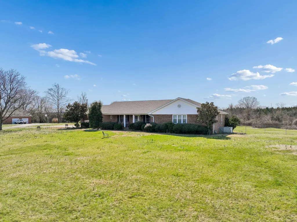 2280 Tuckers Gap Road Lebanon TN 37090