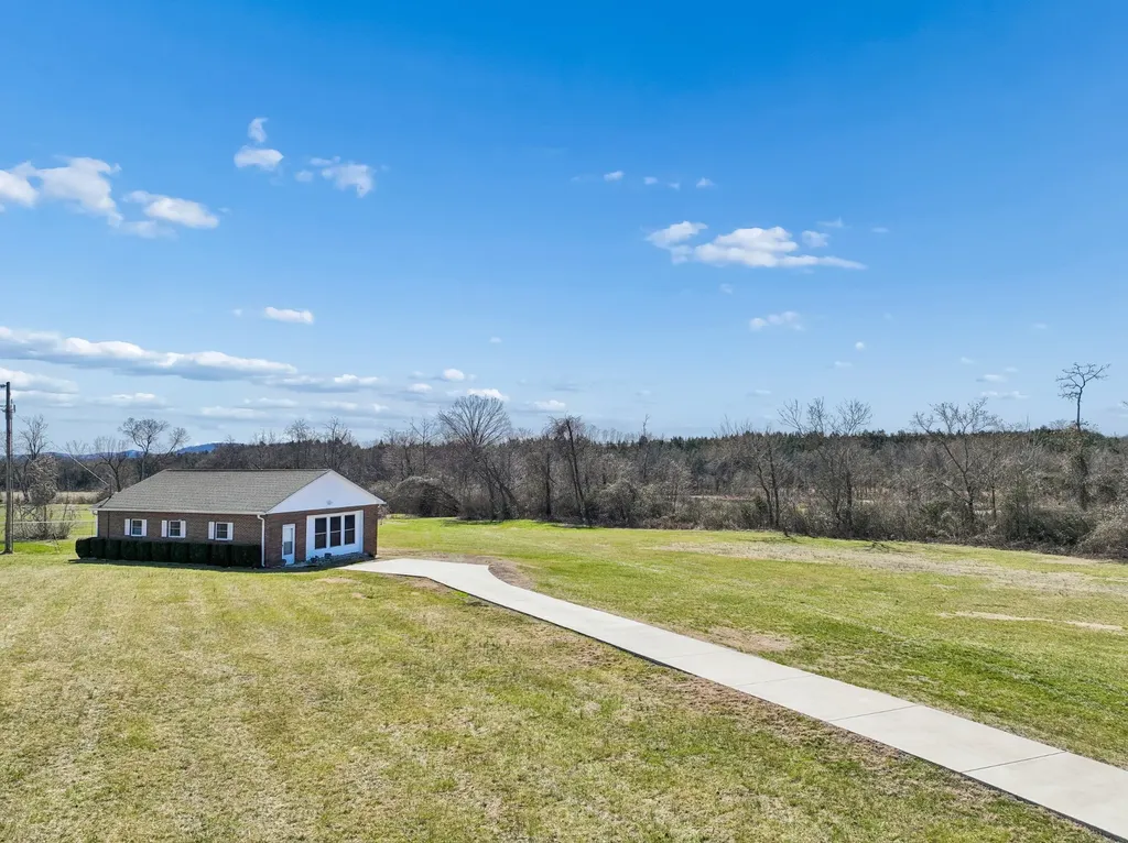 2280 Tuckers Gap Road Lebanon TN 37090