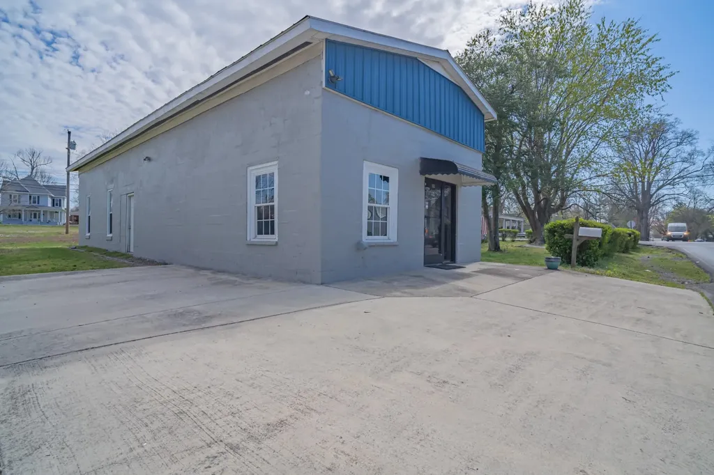 802 N Washington Street Tullahoma TN 37388