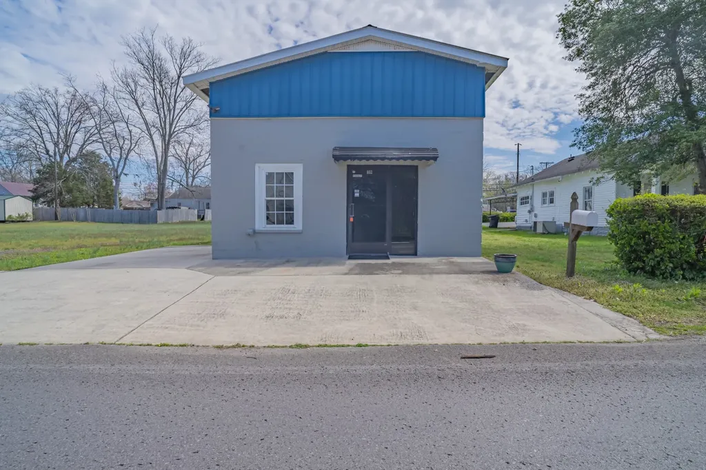 802 N Washington Street Tullahoma TN 37388
